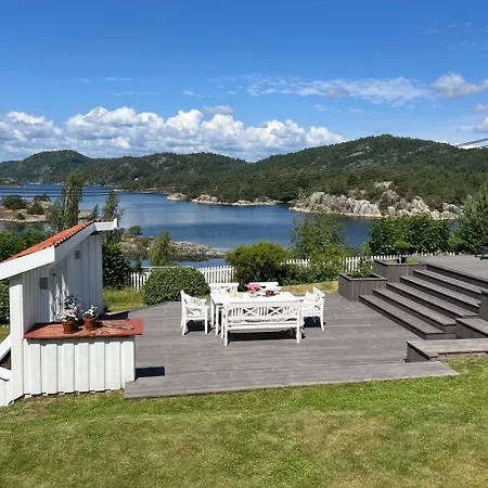 Lindstol - Beautiful Cabin In Wonderful Risor! *