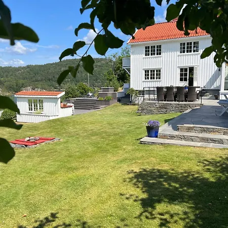 Lindstol - Beautiful Cabin In Wonderful Risor! 度假居